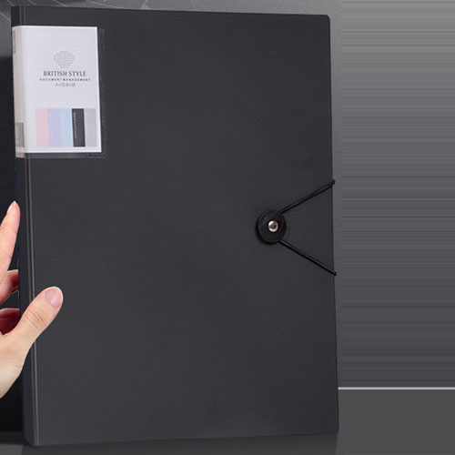 A 100-pocket folder (200 pages), featuring a strap closure. Holds a large number of music sheets—ideal for singers and professional musicians.